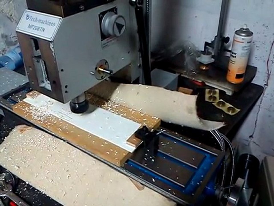 Premiers essais fraiseuse CNC Romu