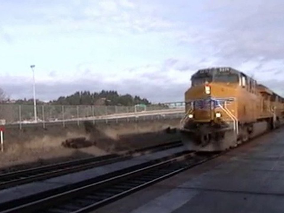 UP #5279 W/ a Stacktrain