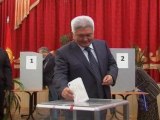 Kyrgyztan: Leaders of Front-running Parties Cast Their Vote