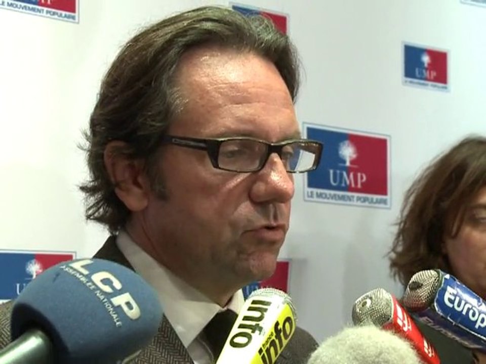 Retraites: PS et UMP commentent la mobilisation