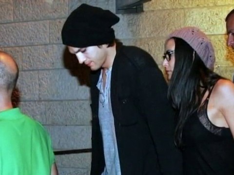 SNTV - Demi et Ashton en Israël