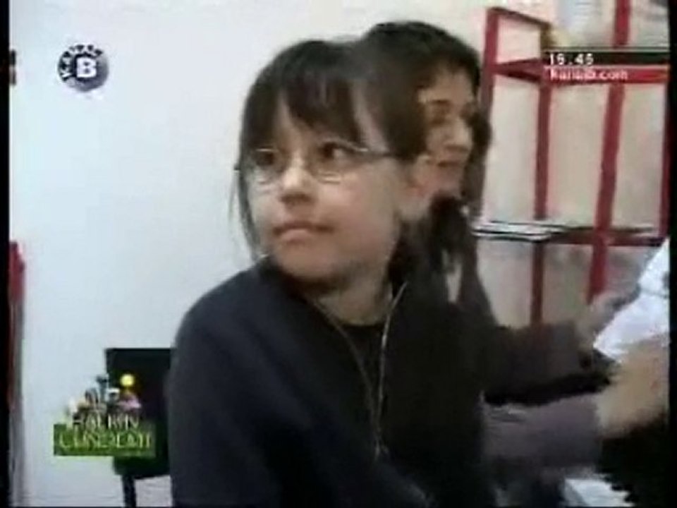 kedi muzik atolyesi - piyano dersi - keman dersi