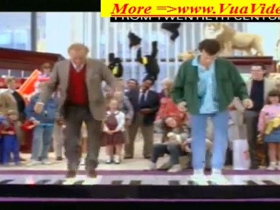 It's Awsome Best Music Man plays piano with toes