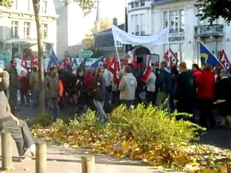Manif du 12 octobre 2010 à Reims . Peut-être le jour de la naissance d'Humapsy... Nous sommes tous dans le DSM !