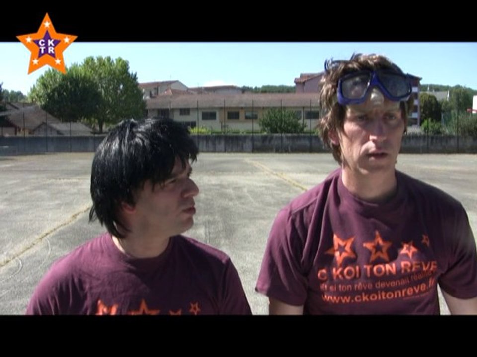 RECORD DU MONDE DE LA PLUS GRANDE MOSAÏQUE HUMAINE / LOZANNE