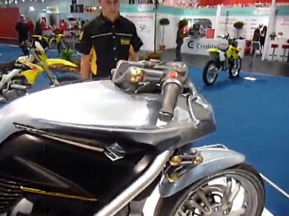 Salon du 2 roues Intermot 2010 Suzuki Crosscage NEW