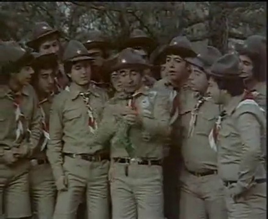 Body Ekrem Yavru kurtlarıyla dogada