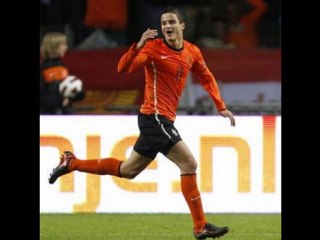 Netherlands 4-1 Sweden Huntelaar, Afellay double