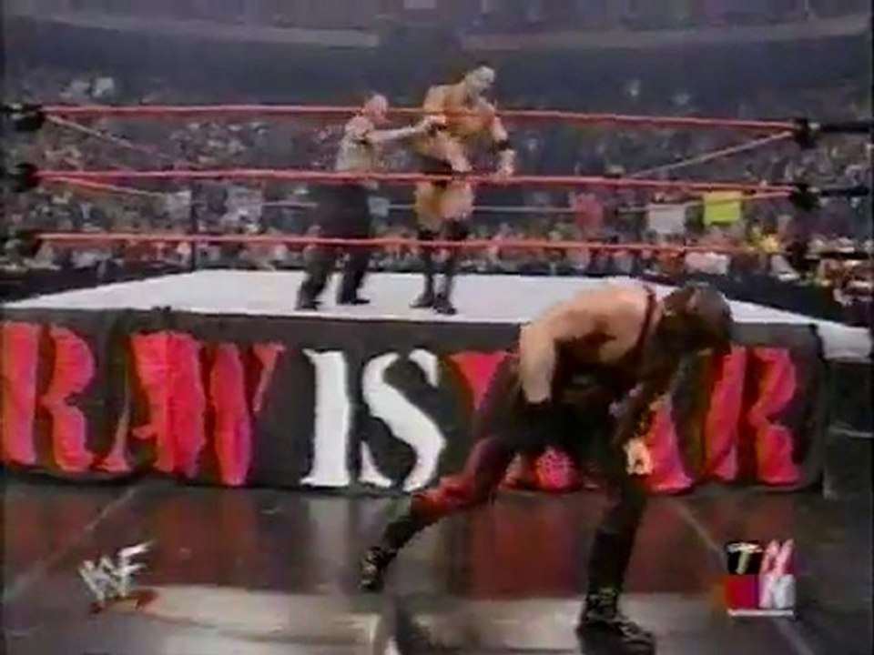 WWE Raw - 1-01-2001_6