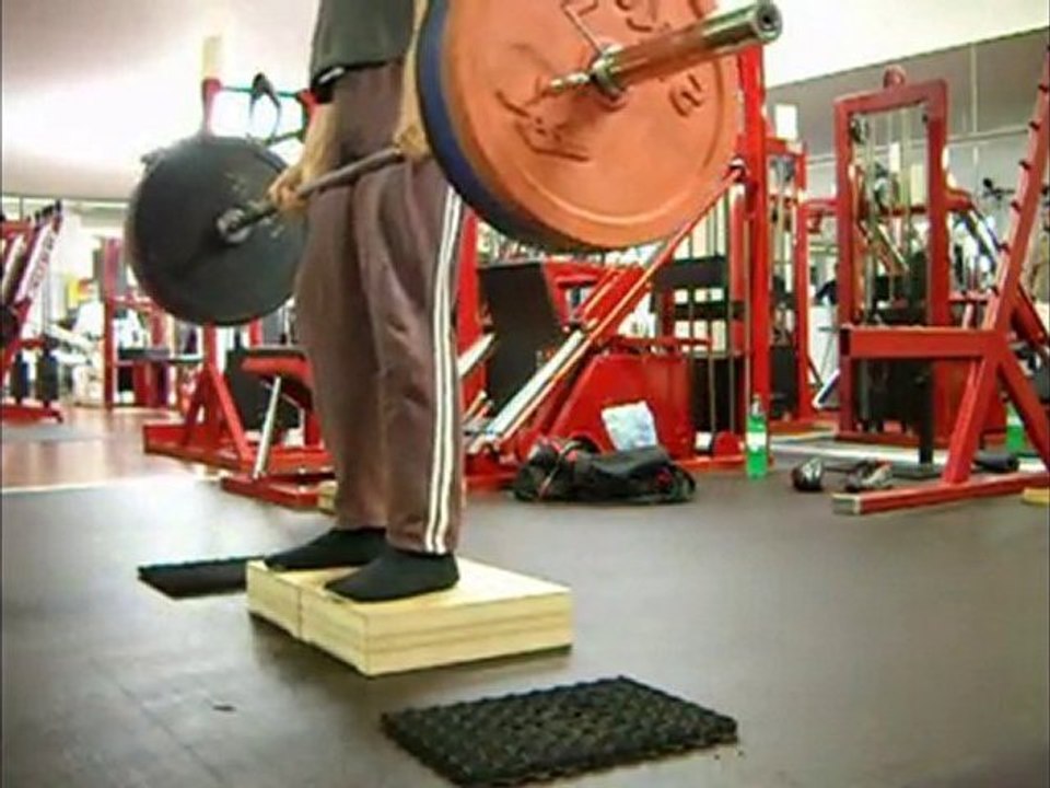 Deadlift 3x140KG 10cm Block 2. Satz