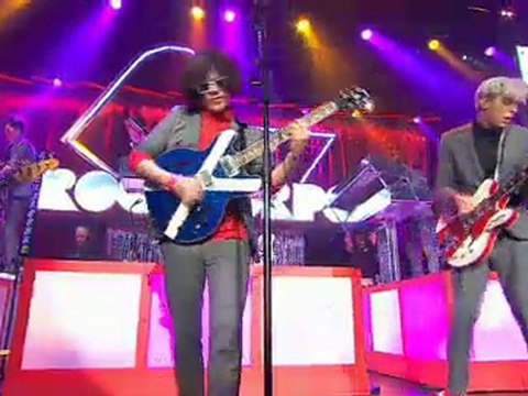 Mark Ronson - The Bike Song Valerie (Live @ RockCorps 2010)