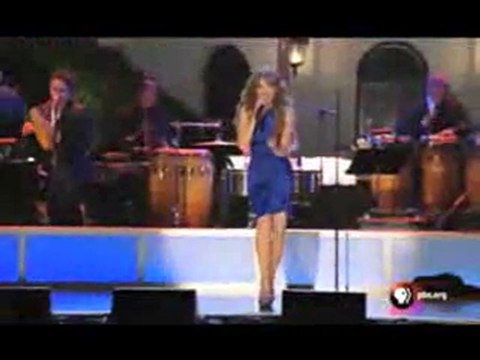 Thalia dance with Barack Obama