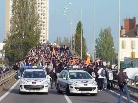 Chalon sur Saône, un millier de lycéens dans les rues