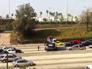 Un groupe de rock bloque une autoroute de Los Angeles