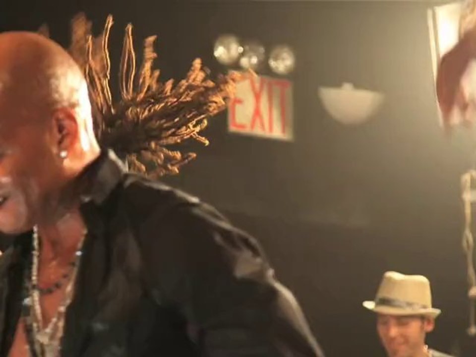 Chris Willis - Gettin' Over You (Live)