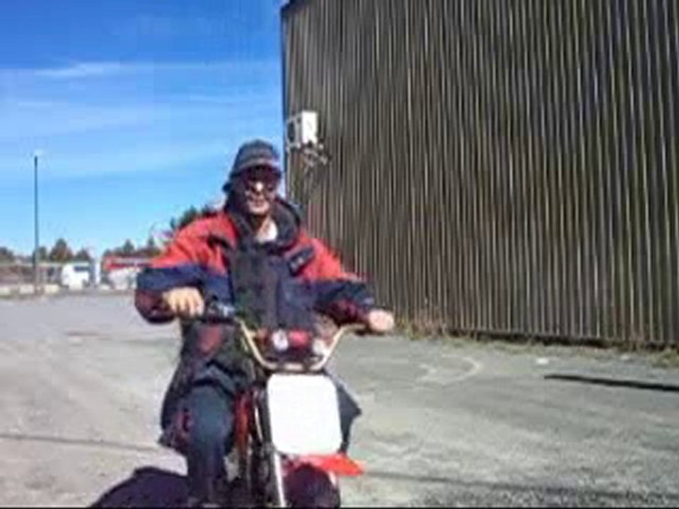 donuts avec un motocross pit bike electrique EC500s