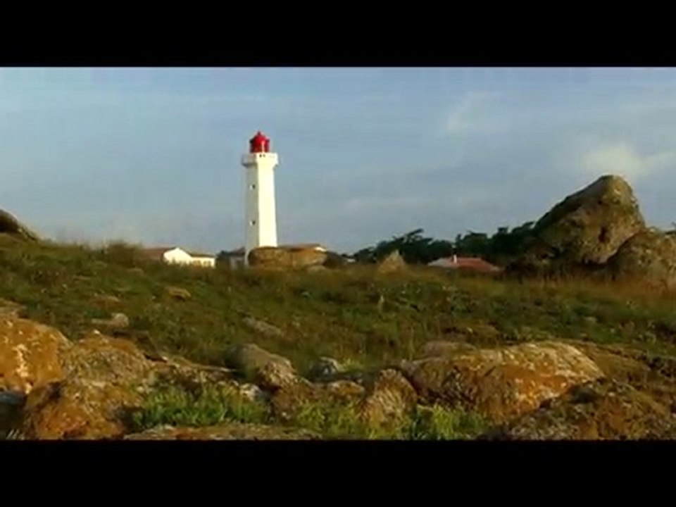 Lever de soleil  pointe des corbeaux ile d' Yeu