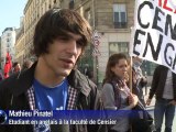 Retraites: manifestation devant le Sénat avec Olivier Besancenot