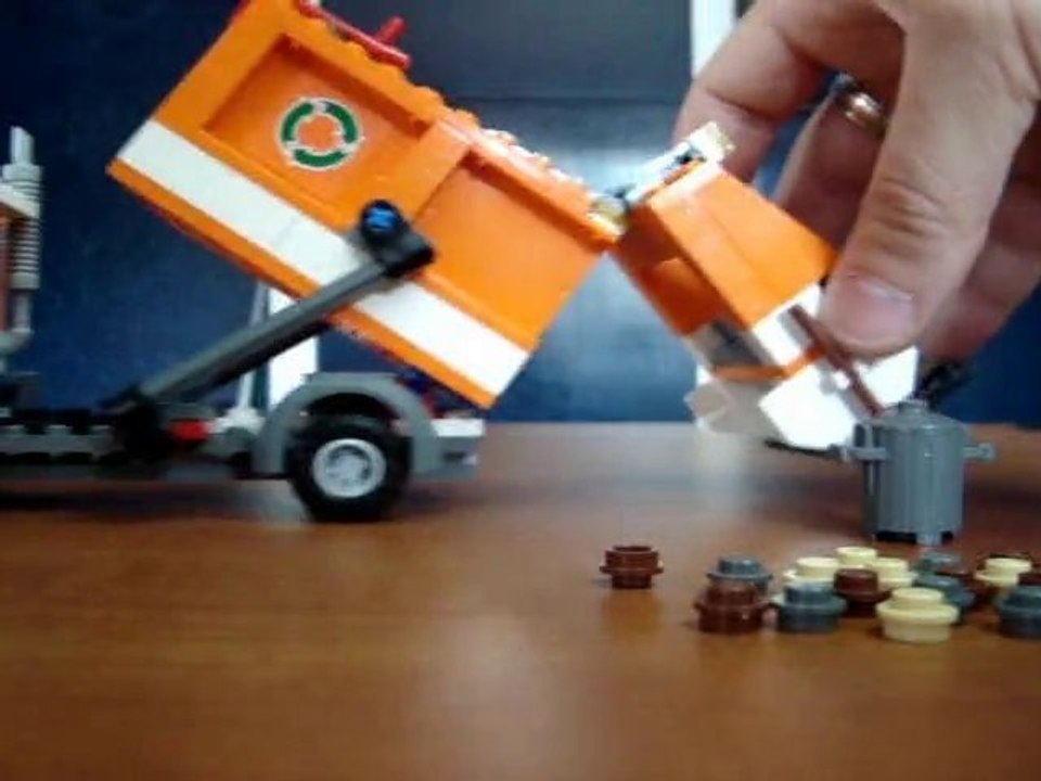 7991 Le camion poubelle
