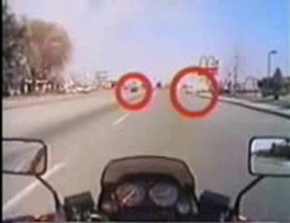 Scooter ve Motorsiklette Güvenli Sürüş Teknikleri-2