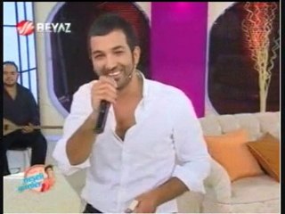 KARAHAN_iki kadın bir adam ASK cekilir aradan ...