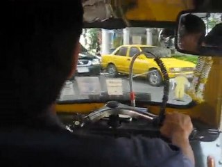 ตุ๊ก ๆ   tuk-tuk