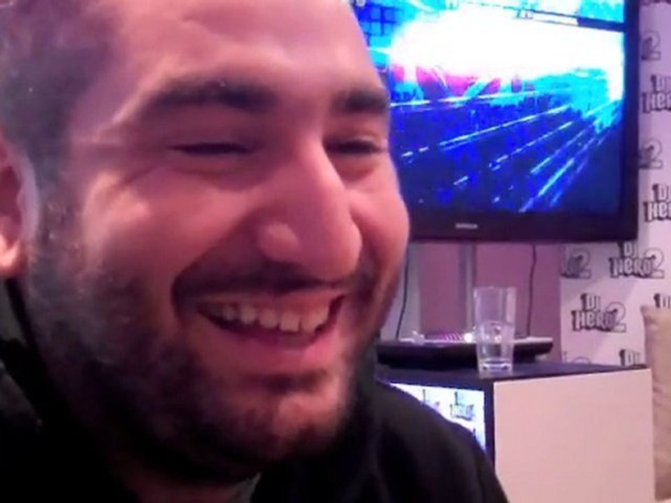 DJ Hero 2 : Mouloud Achour aux platines