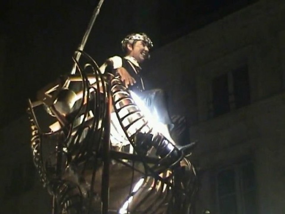 Chalon dans la Rue- Cie Les Justins-"Electro Danza" part.01