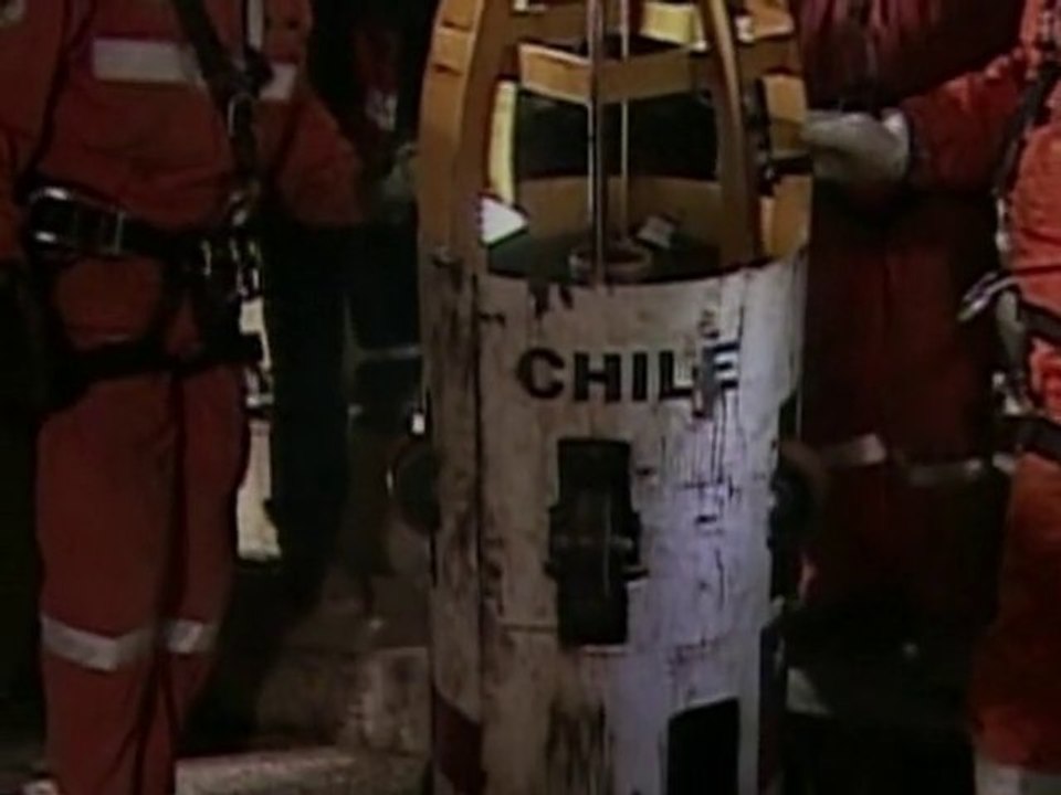 Chilean president celebrates 33 miners' rescue