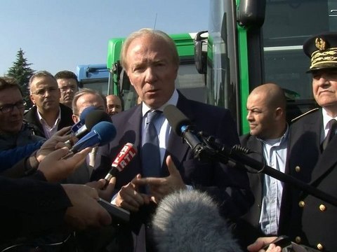 Brice HORTEFEUX rencontre les policiers de Villepinte