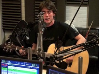 Denver Is Not The last - David Bowie Cover - Session Acoustique OÜI FM