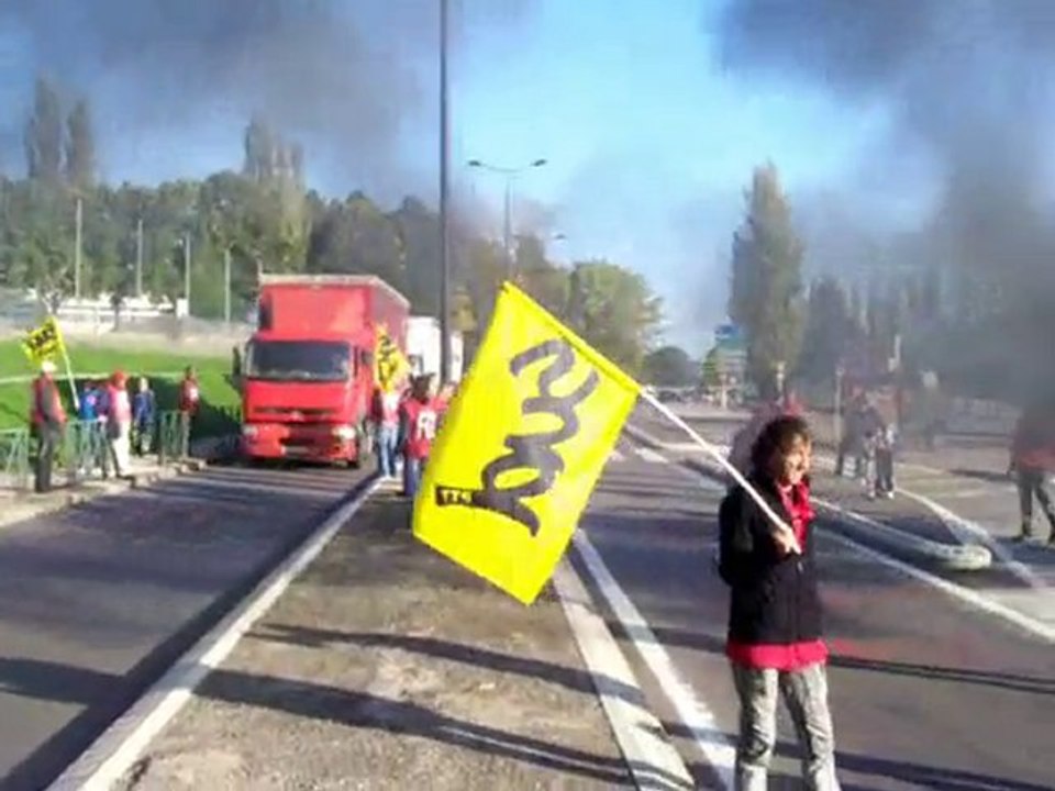 12.10.2010  barrage bloquant  Filtrant Micropolis Besançon