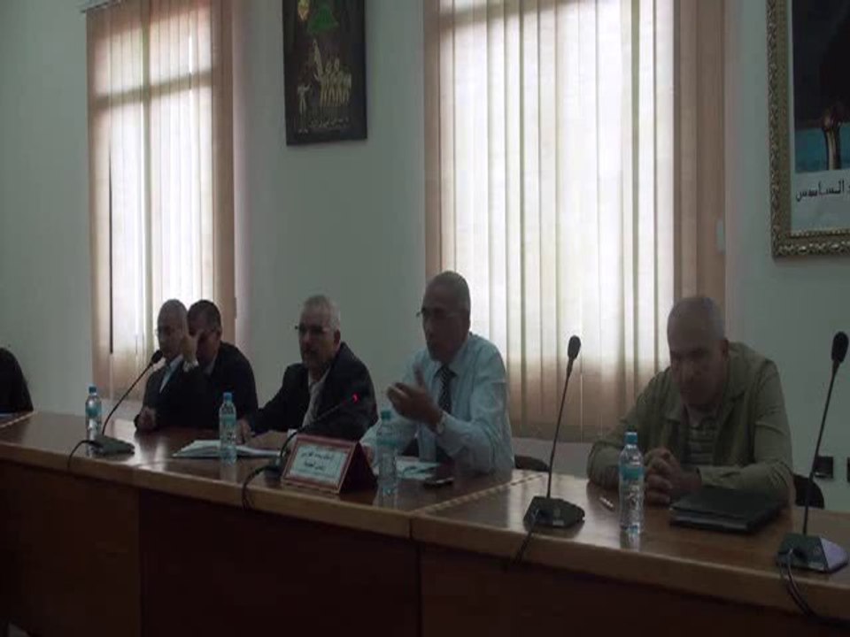 محمد الفارسي رئيس جامعة محمد الأول بوجدة خلال اللقاء الصحفي