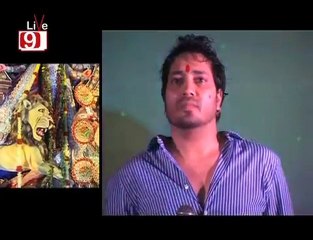 Mika Gives Chummi To Rituparna Sengupta In Public!!