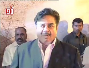 Vivek Oberoi Enters Politics!!!