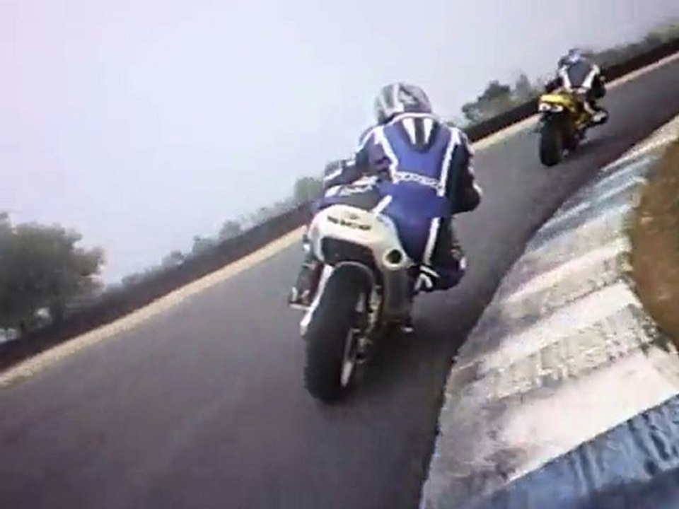 Team16moto 11/10/2010 session1 entrainement val de vienne