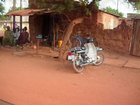 Promenade dans les rues de Bobo-Dioualasso (Burkina Faso)