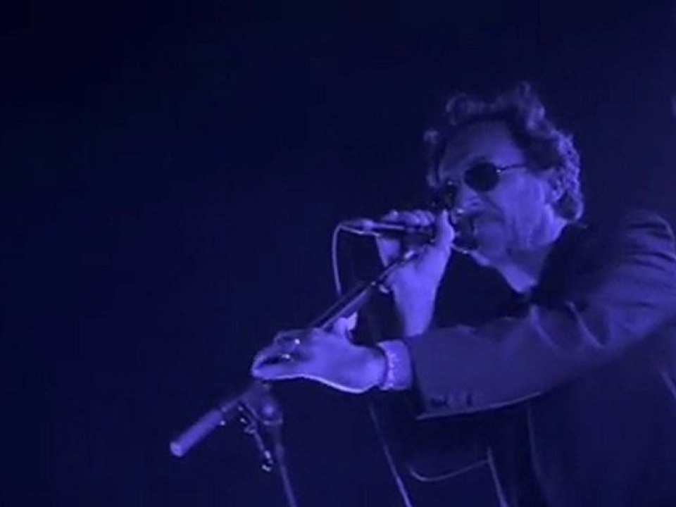 ROUGE COMME UN SOLEIL