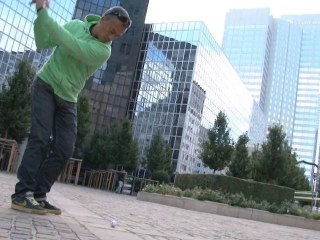 Street Golf à la Défense avec Sköyp