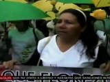 Colombianos marchan para conmemorar a las víctimas del geno