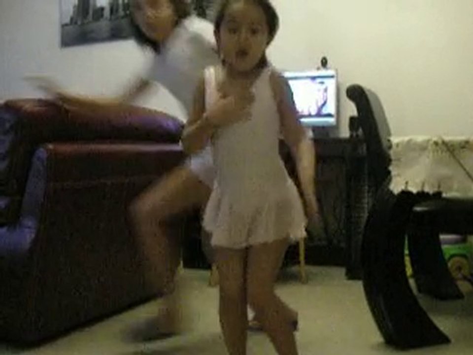 kamelia dance