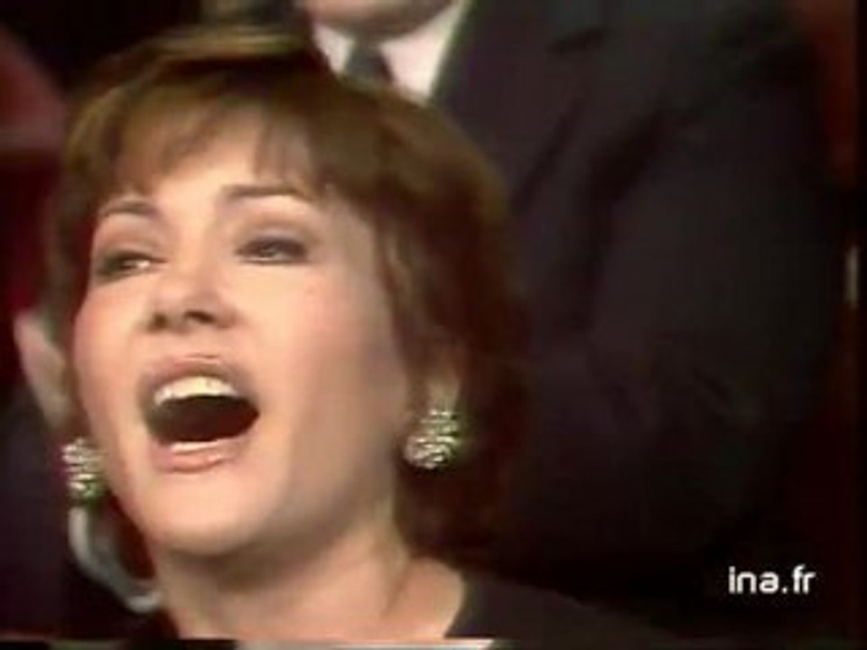 Rika Zaraï "Sans chemise et sans pantalon "