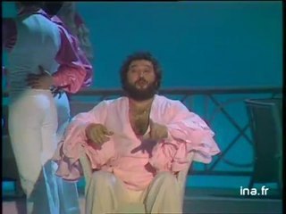 Carlos "Le Cha cha chaud"