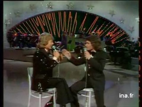 Claude François et Daniel Guichard dans un pot pourri de leurs chansons