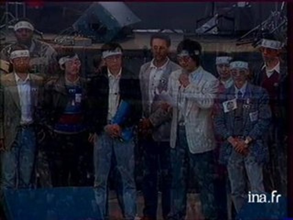 Harlem Désir et des étudiants chinois