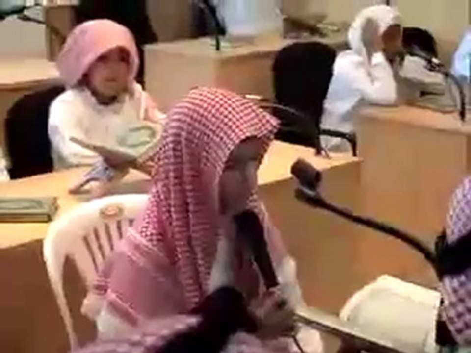 garçon Mach'Allah recite le Coran