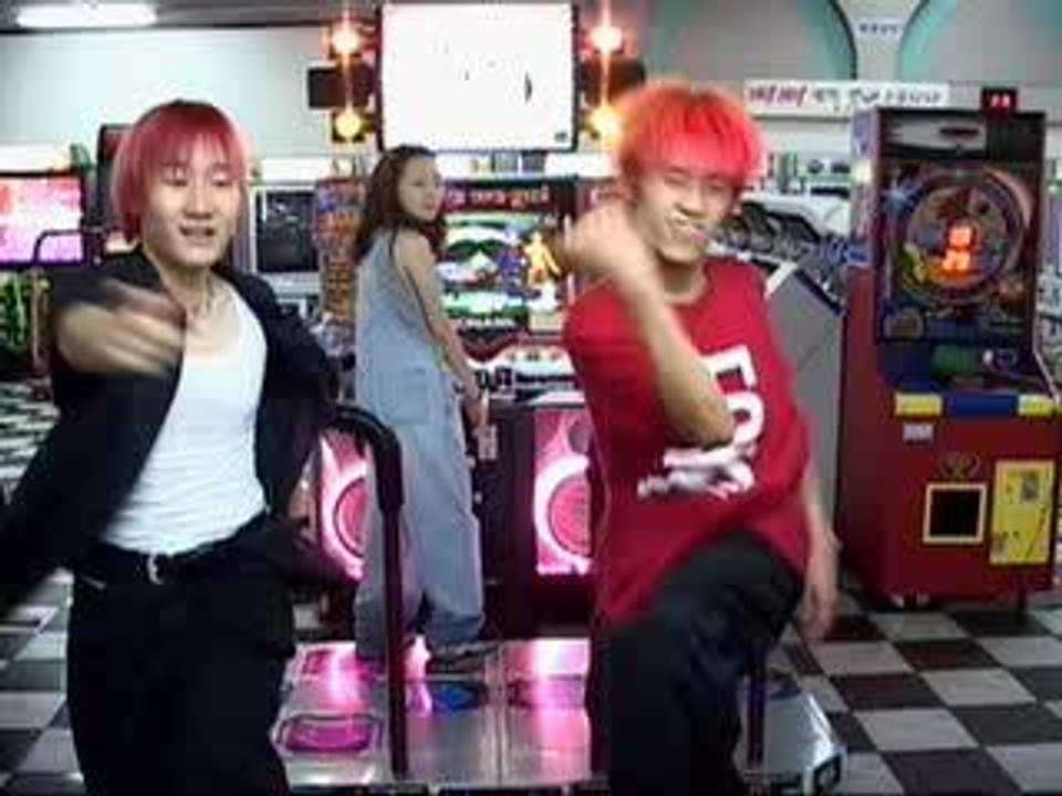 Dance Dance Revolution - Teenage Girls -