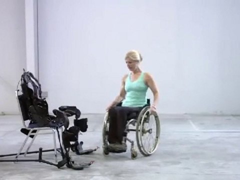 Biyonik bacaklar sayesinde yeniden yürümeye başladı