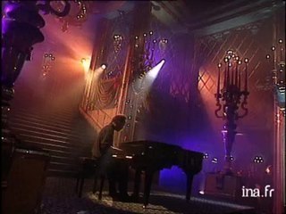 Marc Cohn "Walking in Memphis"