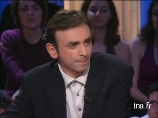 Marionnettes Eric Zemmour et Léa Drucker